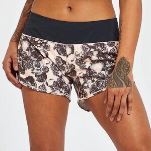 Oiselle Roga shorts. Rose botanical print. Size 4. 4” inseam. EUC
